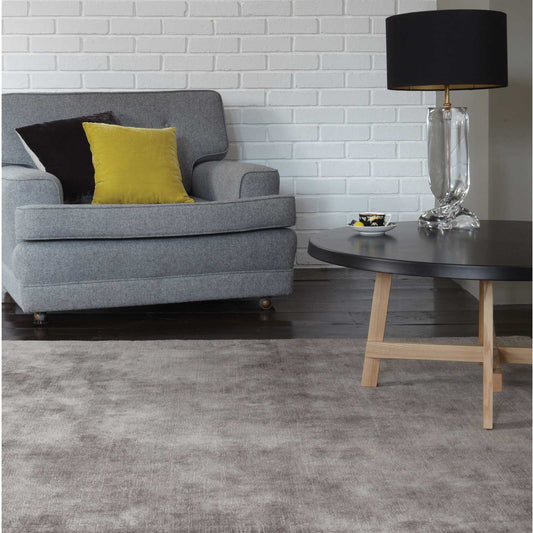 Blade Plain Modern Vintage Distressed Rugs in Silver Grey