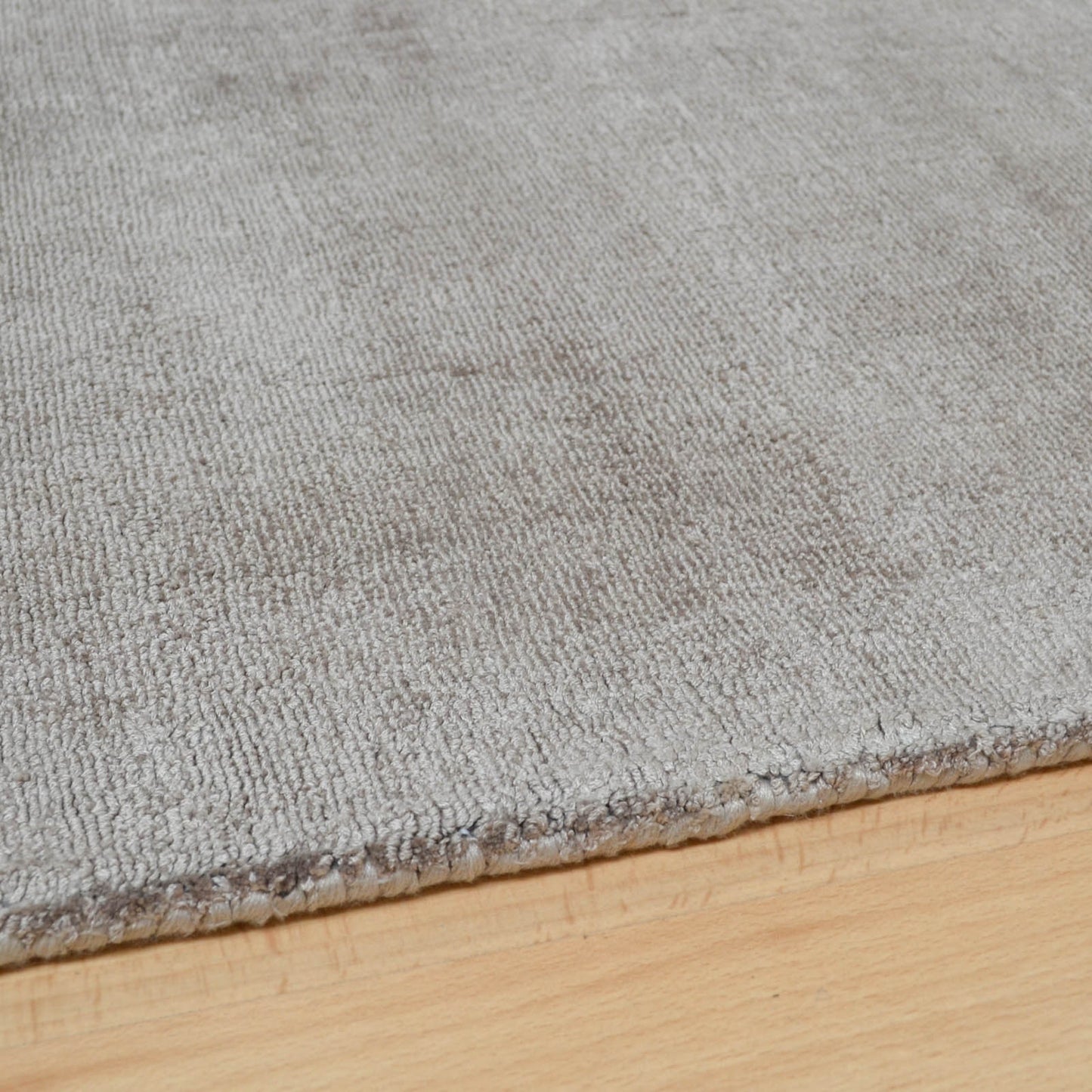 Blade Plain Modern Vintage Distressed Rugs in Smoke