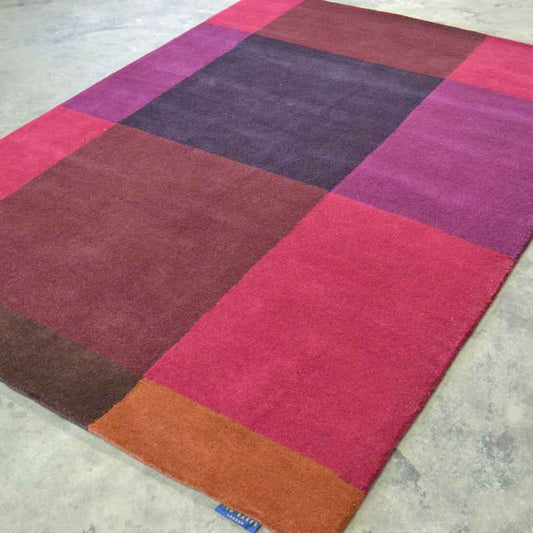 Plaid Rugs 57805 by Ted Baker in Burgundy