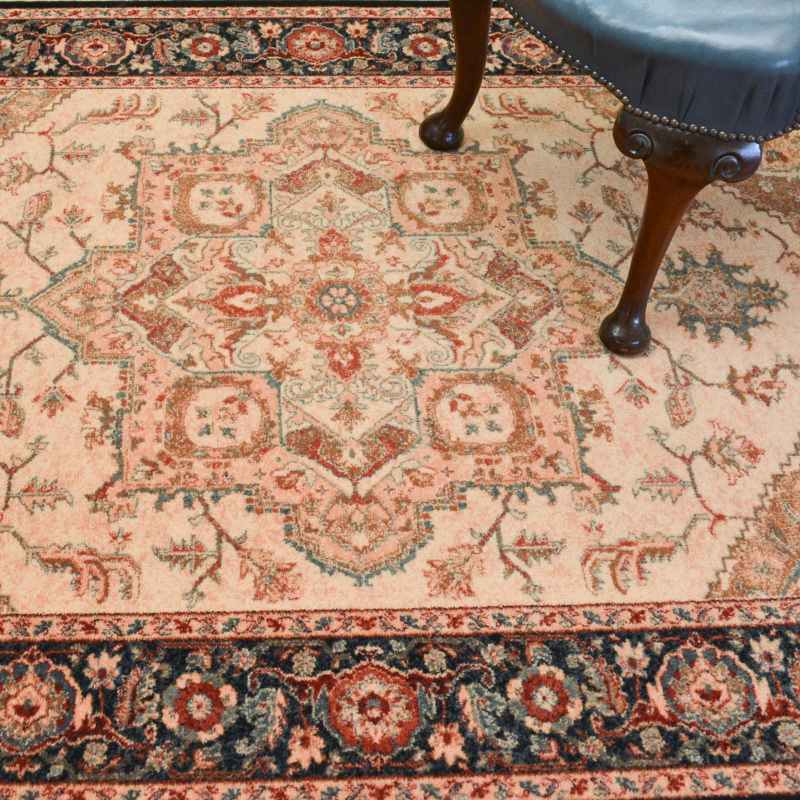 Royal Kashqai Traditional Wool Rugs 4354 102 in Pink and Black