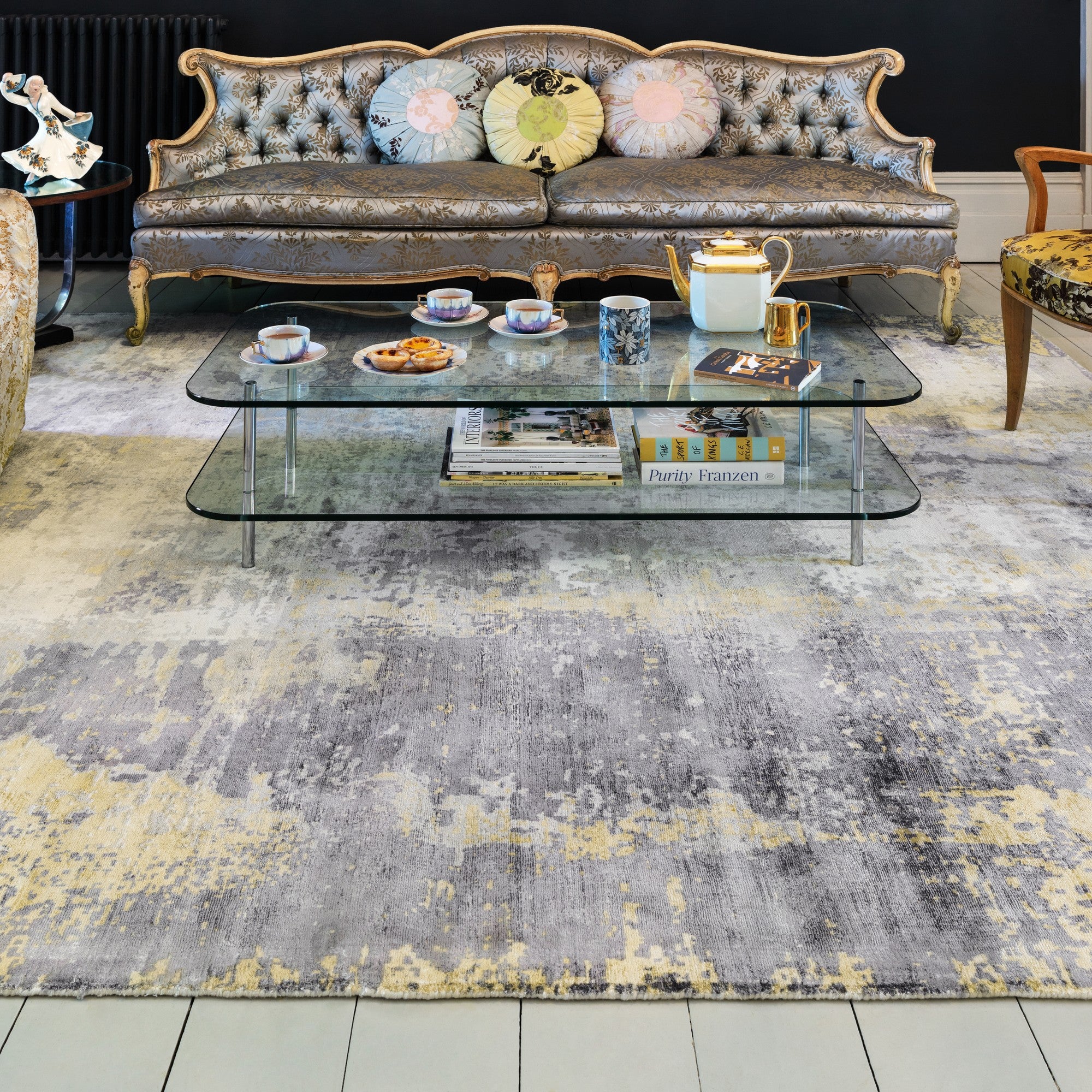 Gatsby Modern Abstract Metallic Viscose Rugs in Gold – The Rug Seller