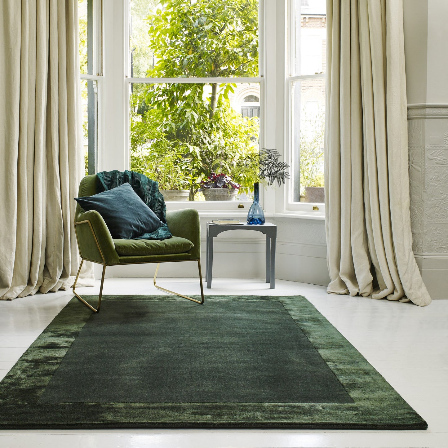 Ascot Plain Modern Bordered Wool Rugs in Green