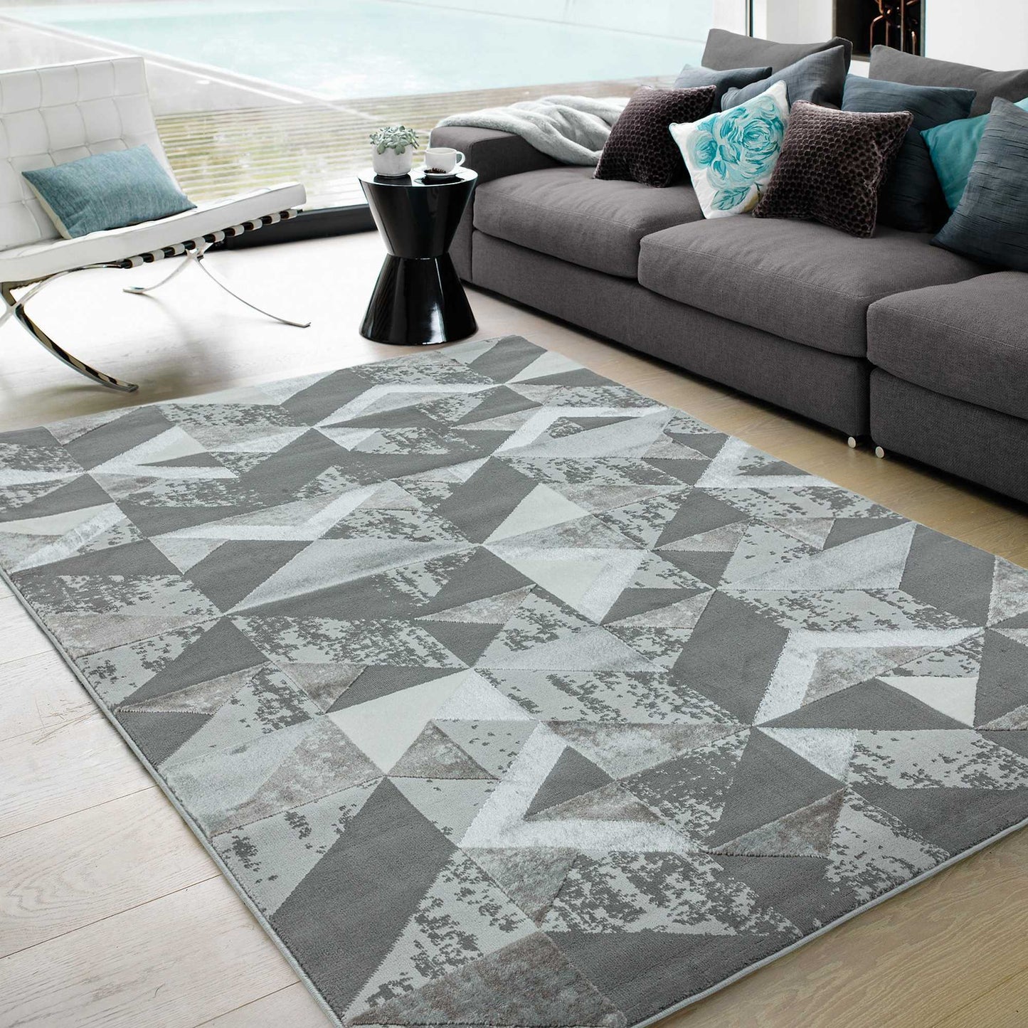Orion Flag Geometric Metallic Rugs in OR09 Silver Grey