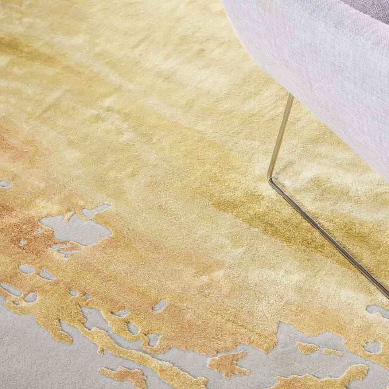 Prismatic PRS19 Abstract Wool Rugs in GRYGD Grey Gold