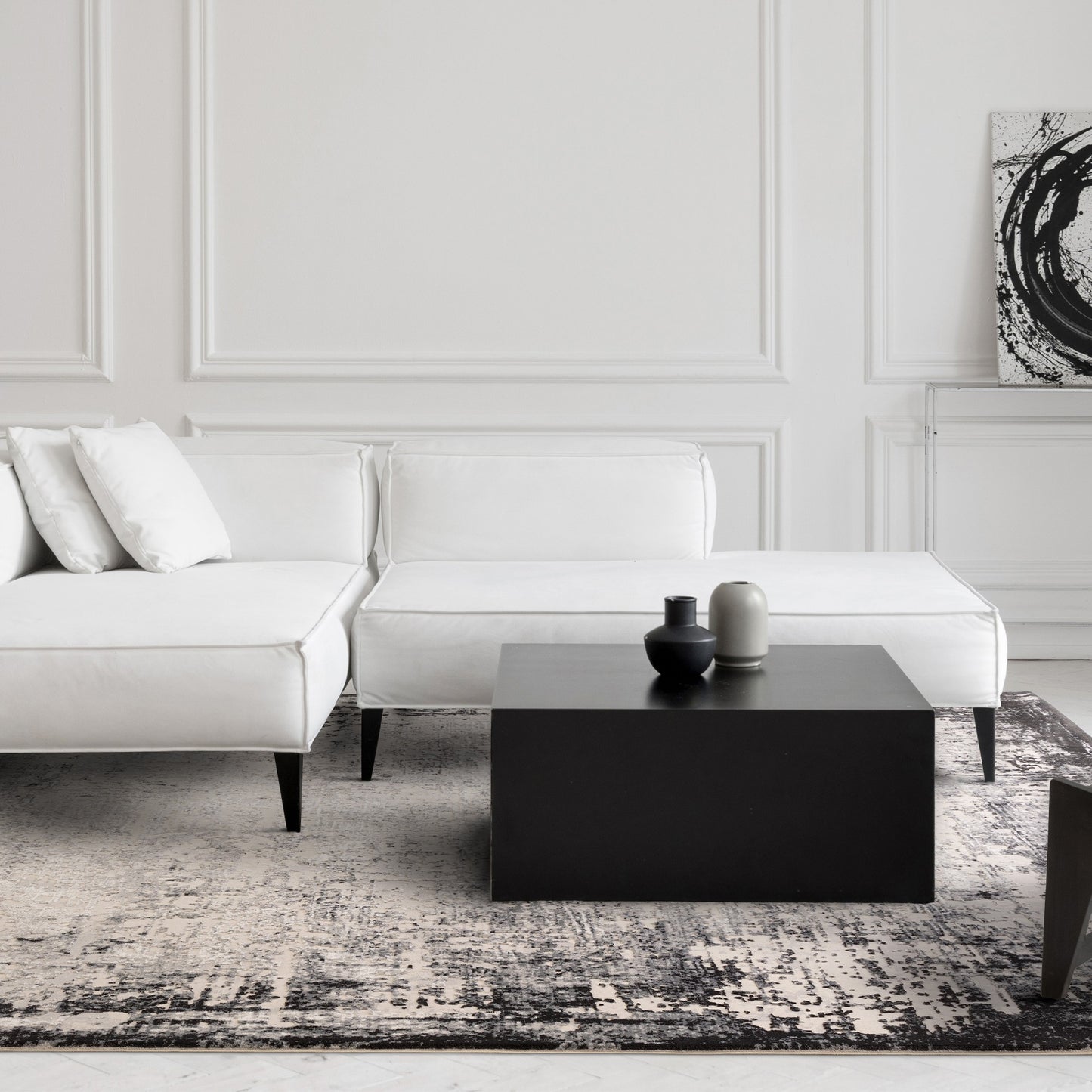 Kuza Border Modern Distressed Rug in Grey