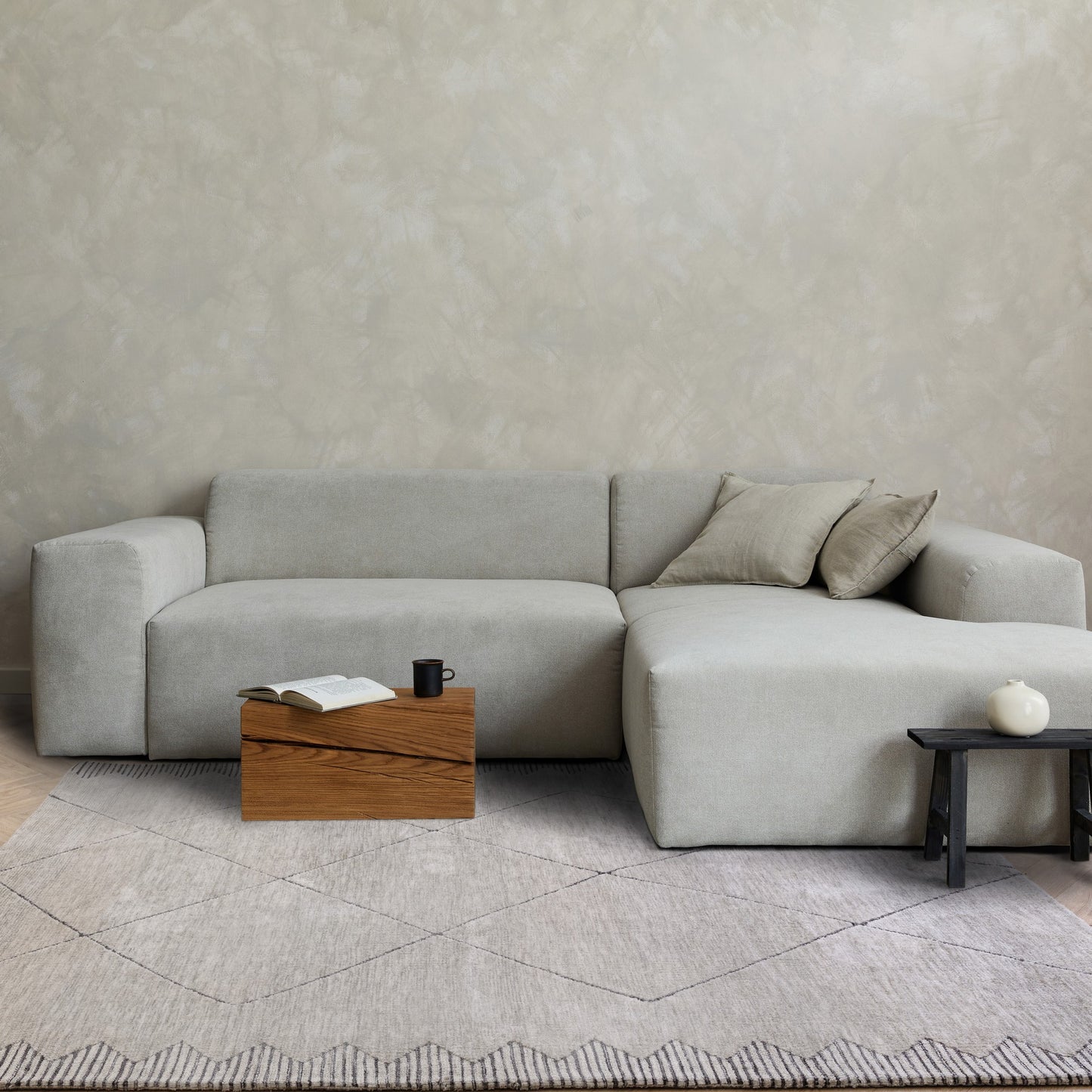 Mason Diamond Geometric Modern Abstract Rugs in Grey