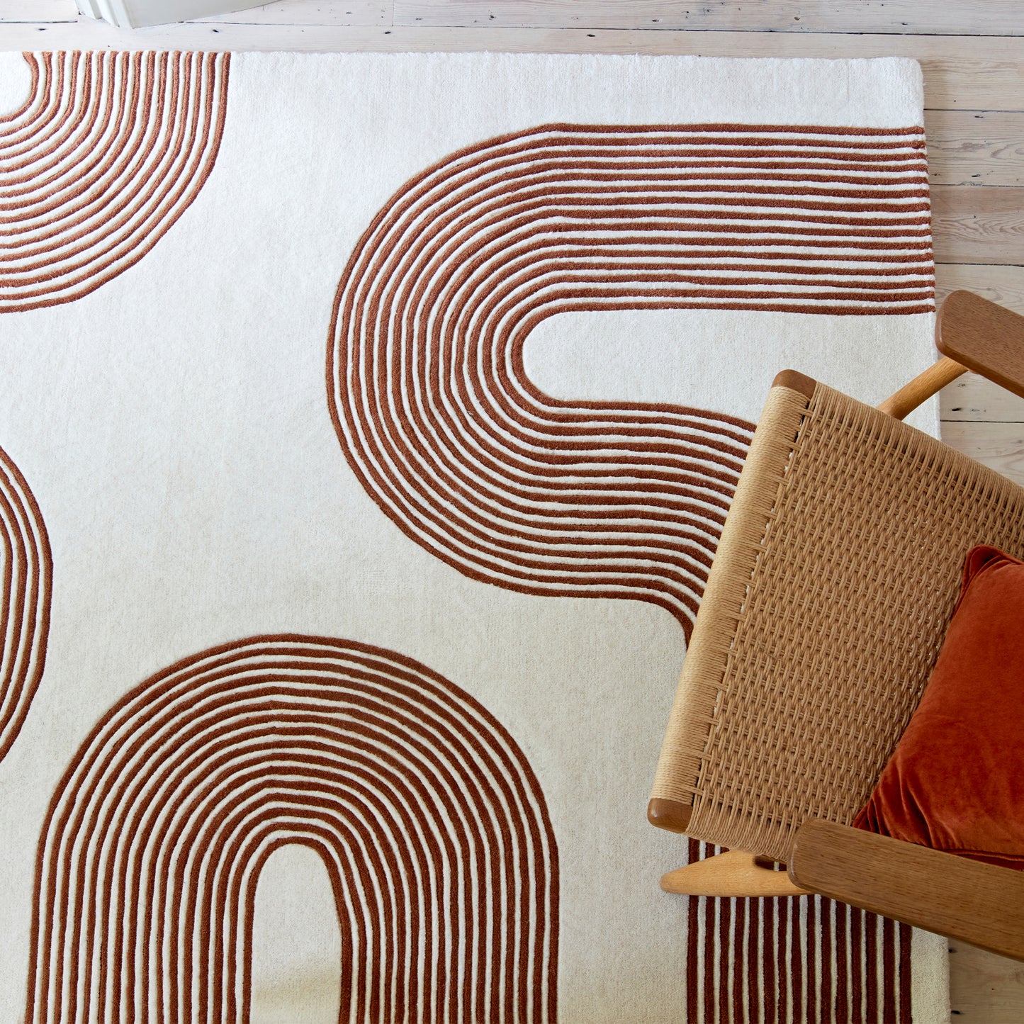 Matrix Arches MAX85 Wool Abstract Rugs in Amber Orange