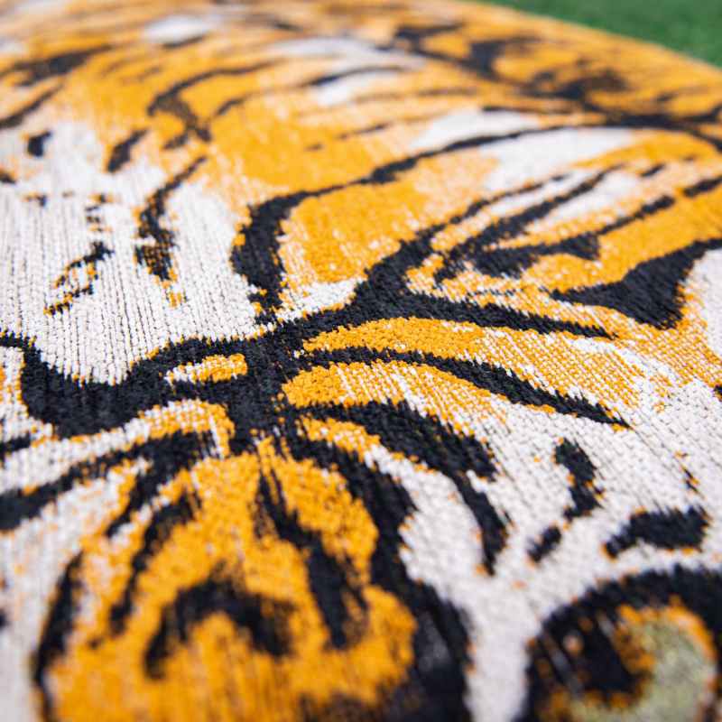Louis De Poortere Designer Tiger 9388 Circle Rugs in Green On Fire