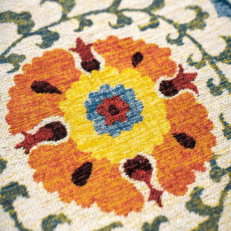 Louis De Poortere Antiquarian Suzani Rugs 9728 in Origine