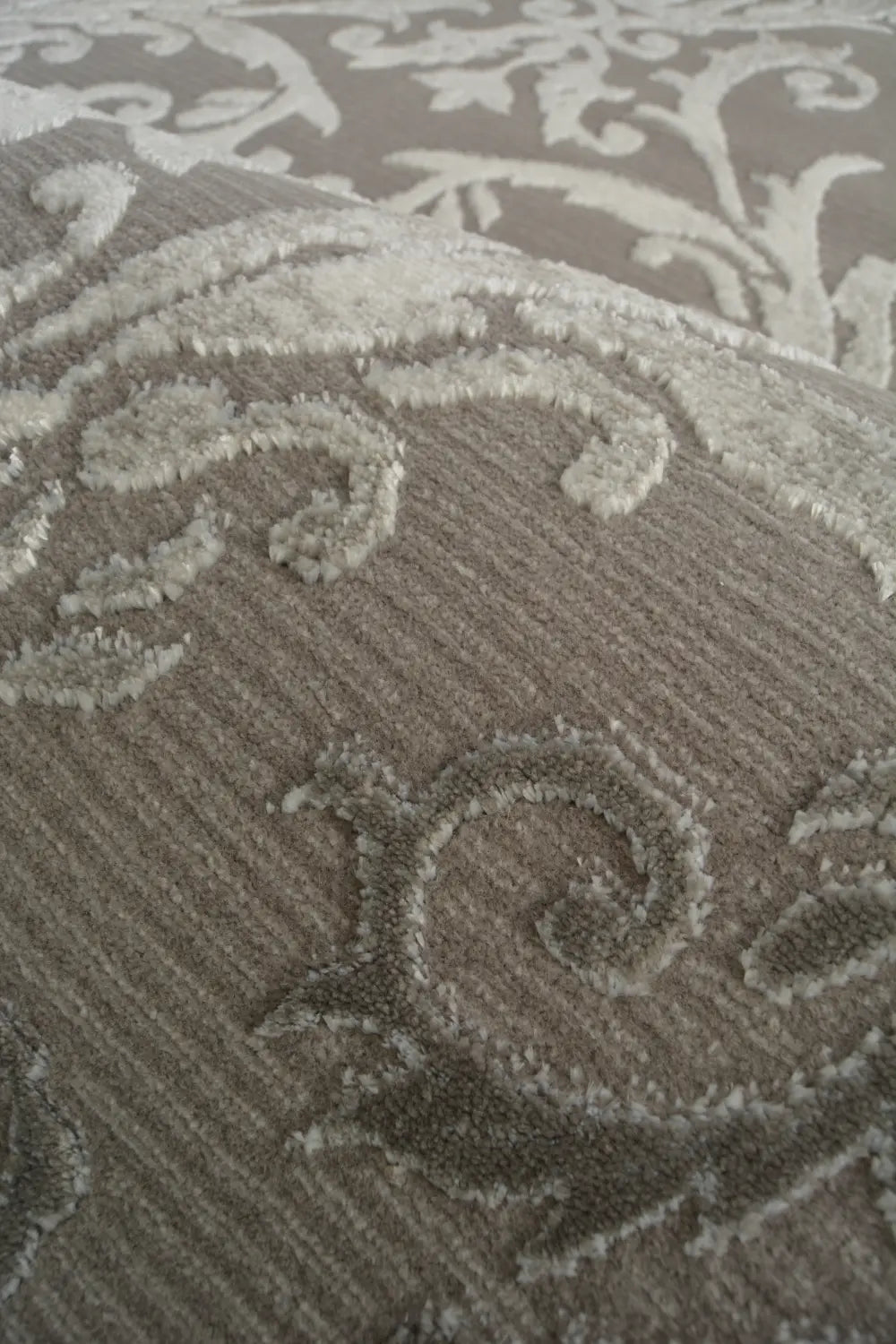 AVERY DAMASK GREY RS