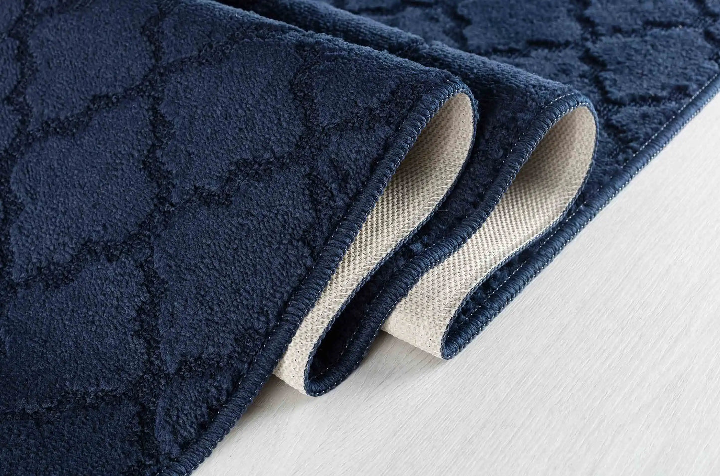 Washable 9mm Gel-Back Ivy Trellis Navy Rug