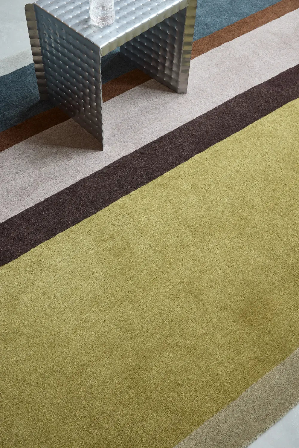 Decor  Linear Retro