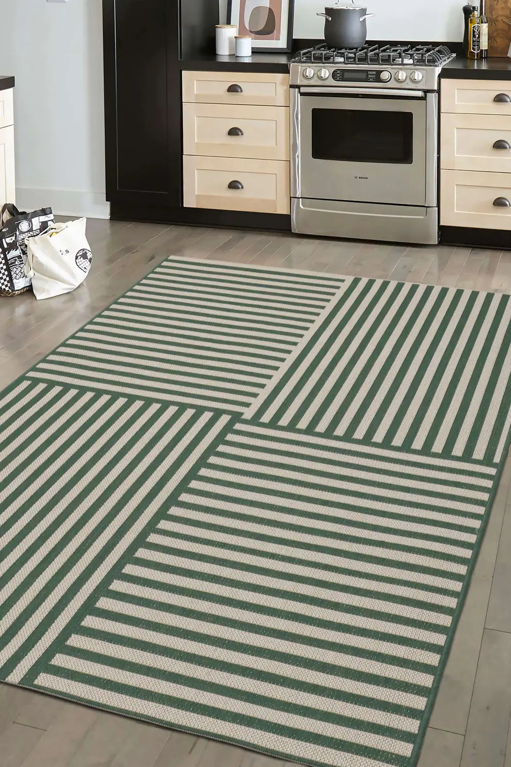 COUNTY MULTI STRIPE GREEN Indoor/Outdoor RS