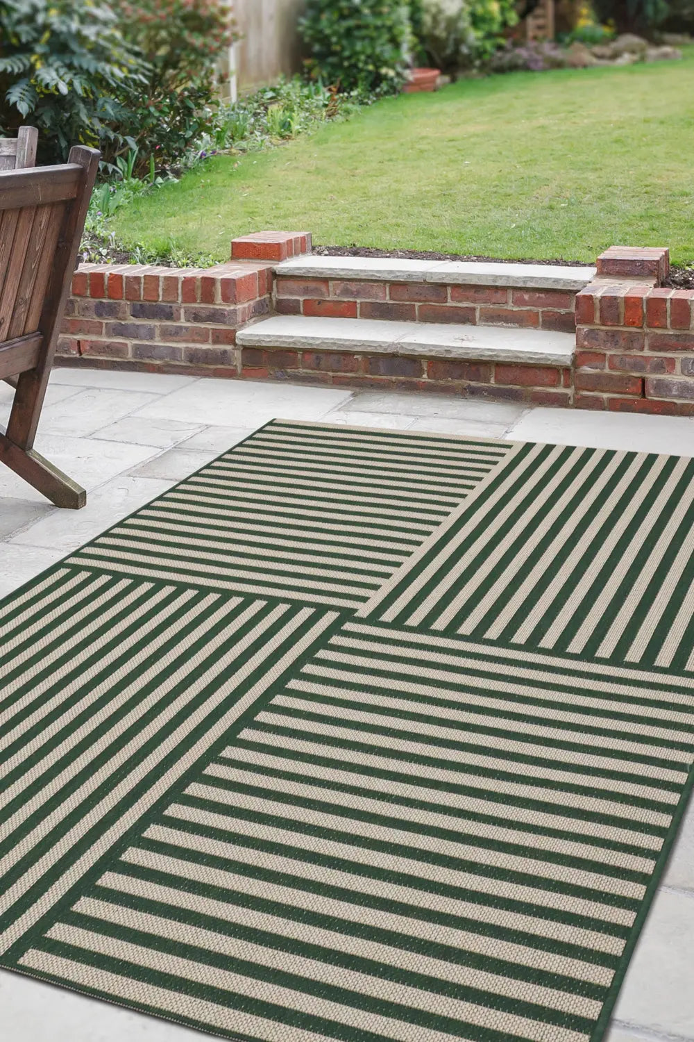 COUNTY MULTI STRIPE GREEN Indoor/Outdoor RS