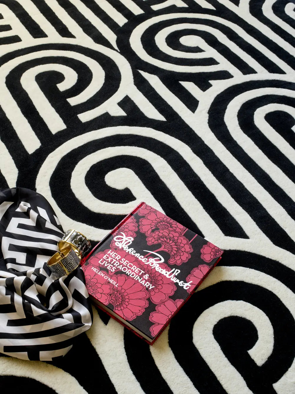 Turnabouts Florence Broadhurst Black 039205 Rug
