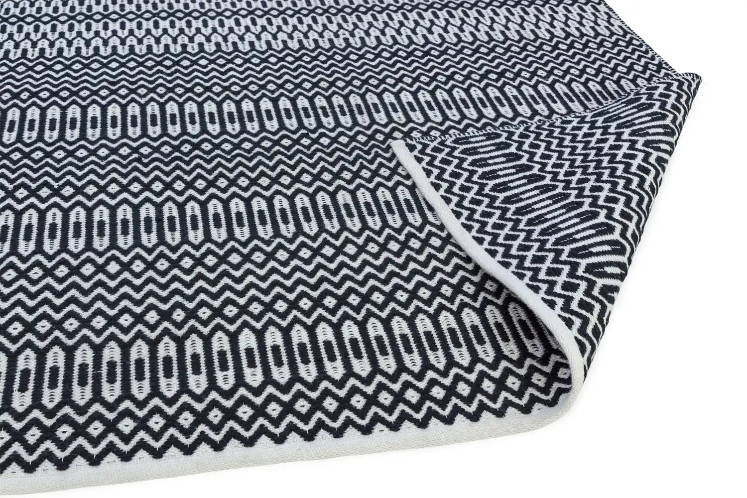 Asiatic halsey black Black Living Room Geometric Rug.