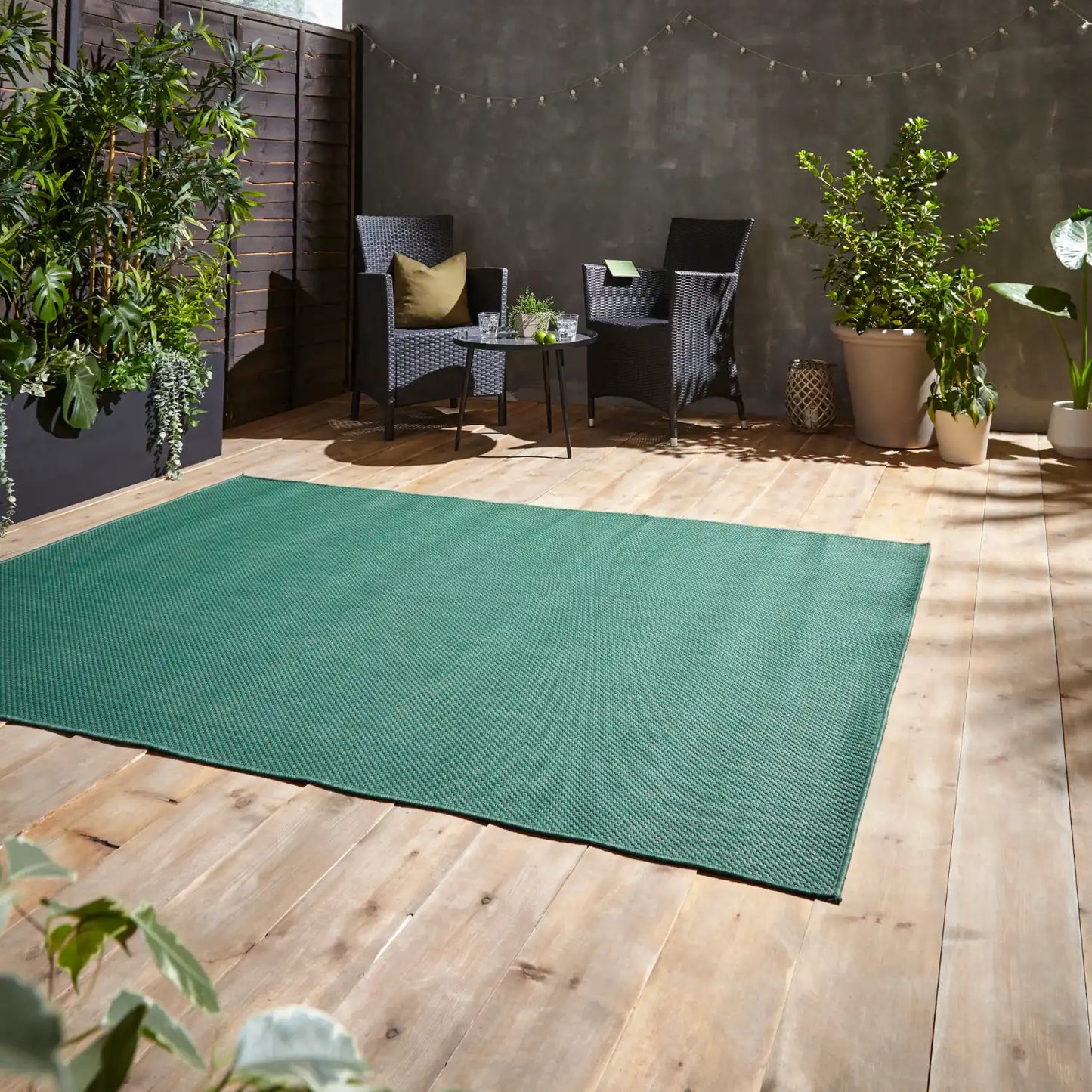 POP! Outdoors Dark Green Rug RS