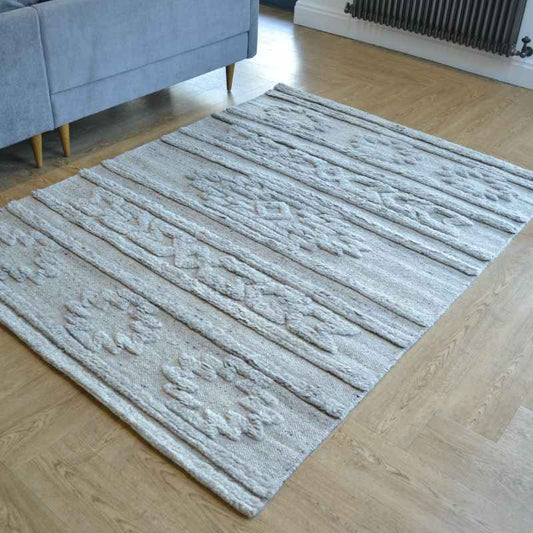Perga Navajo Textured Boho Wool Rug in Smoke Grey