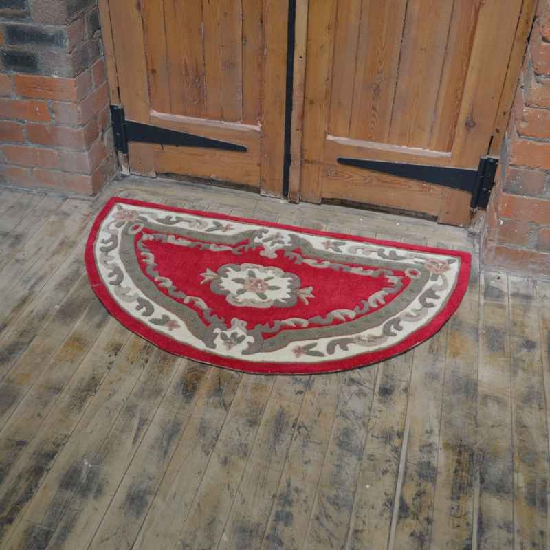 Shensi Traditional Half Moon Rugs in Wine – The Rug Seller