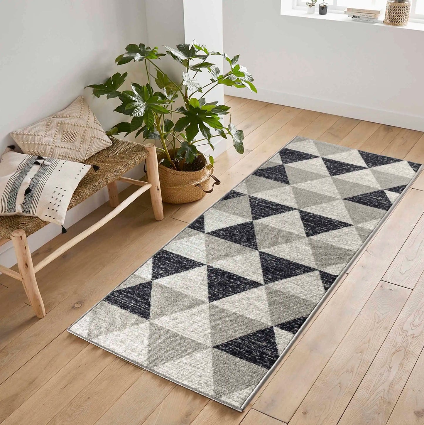 Washable Gel-Back Havana Triangle Grey Rug