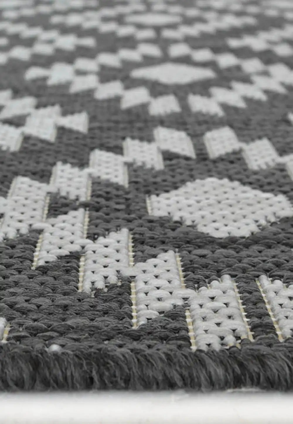 County Indoor Outdoor Genesis SILVER Rug RS