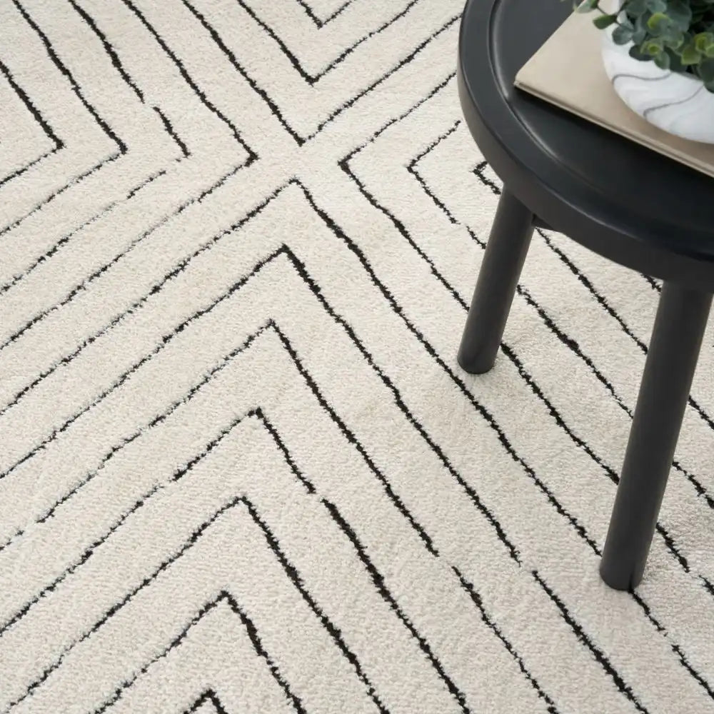 Modern Comfort MNC01 Ivory Black Rug RS